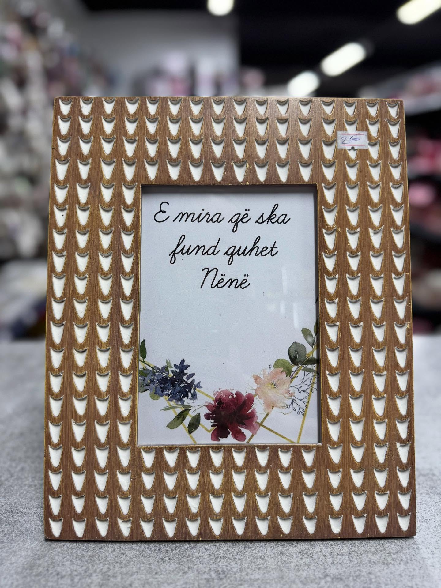 Kornizë me mbishkrim për 7 dhe 8 Mars – ERA SHOP
