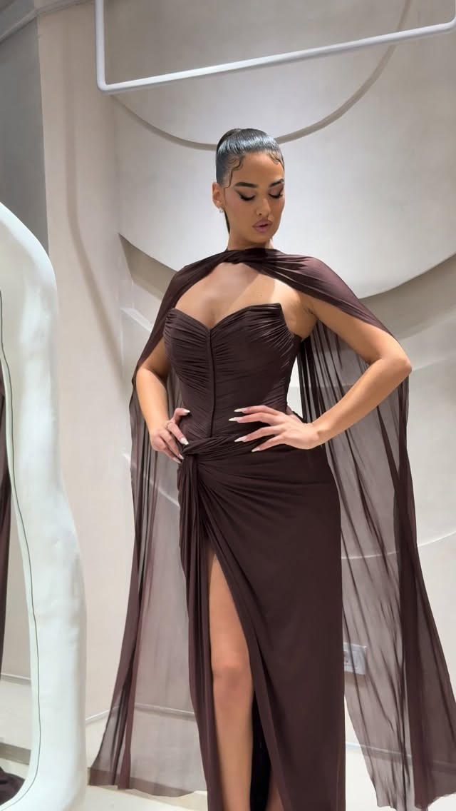Fustan kafe me korse, çarje dhe pelerinë – Fustana me qera “ES closet”