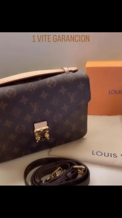 Çantë Louis Vuitton kafe me monogram