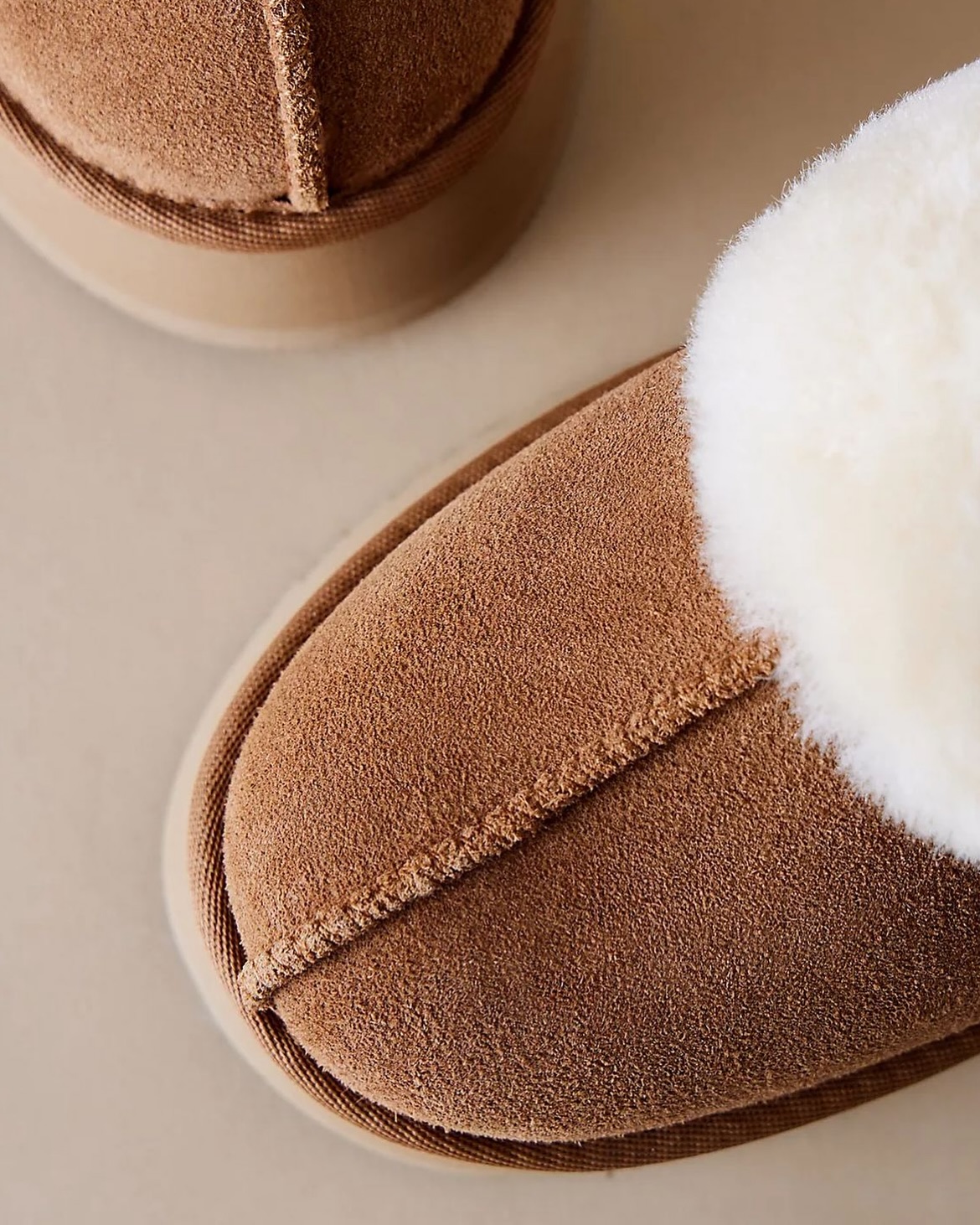 Papuçe UGG me platformë dhe gëzof – fashion_women_peje (4)