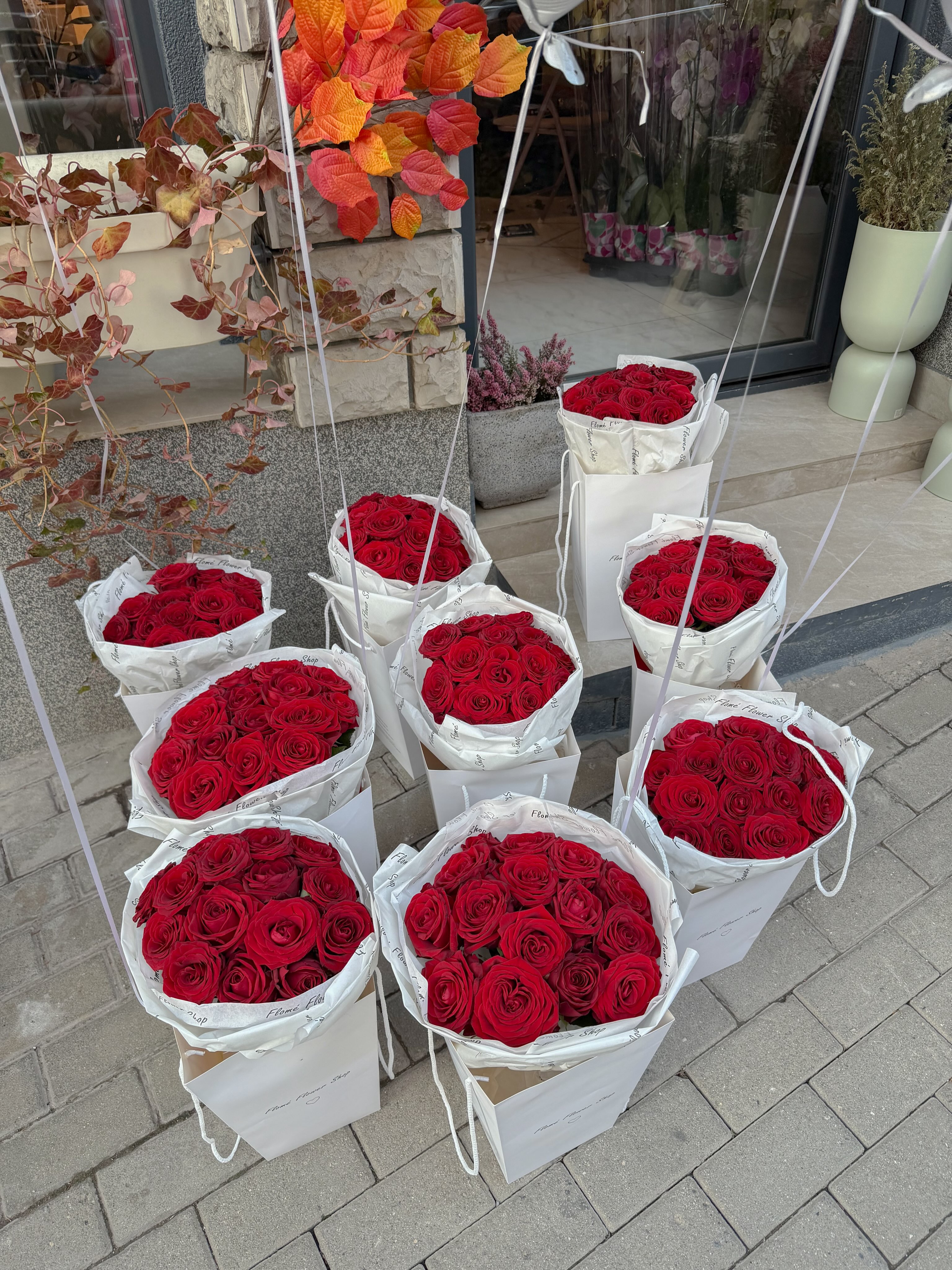 Buqeta trëndafilash të kuq në kuti – Flomé (3)