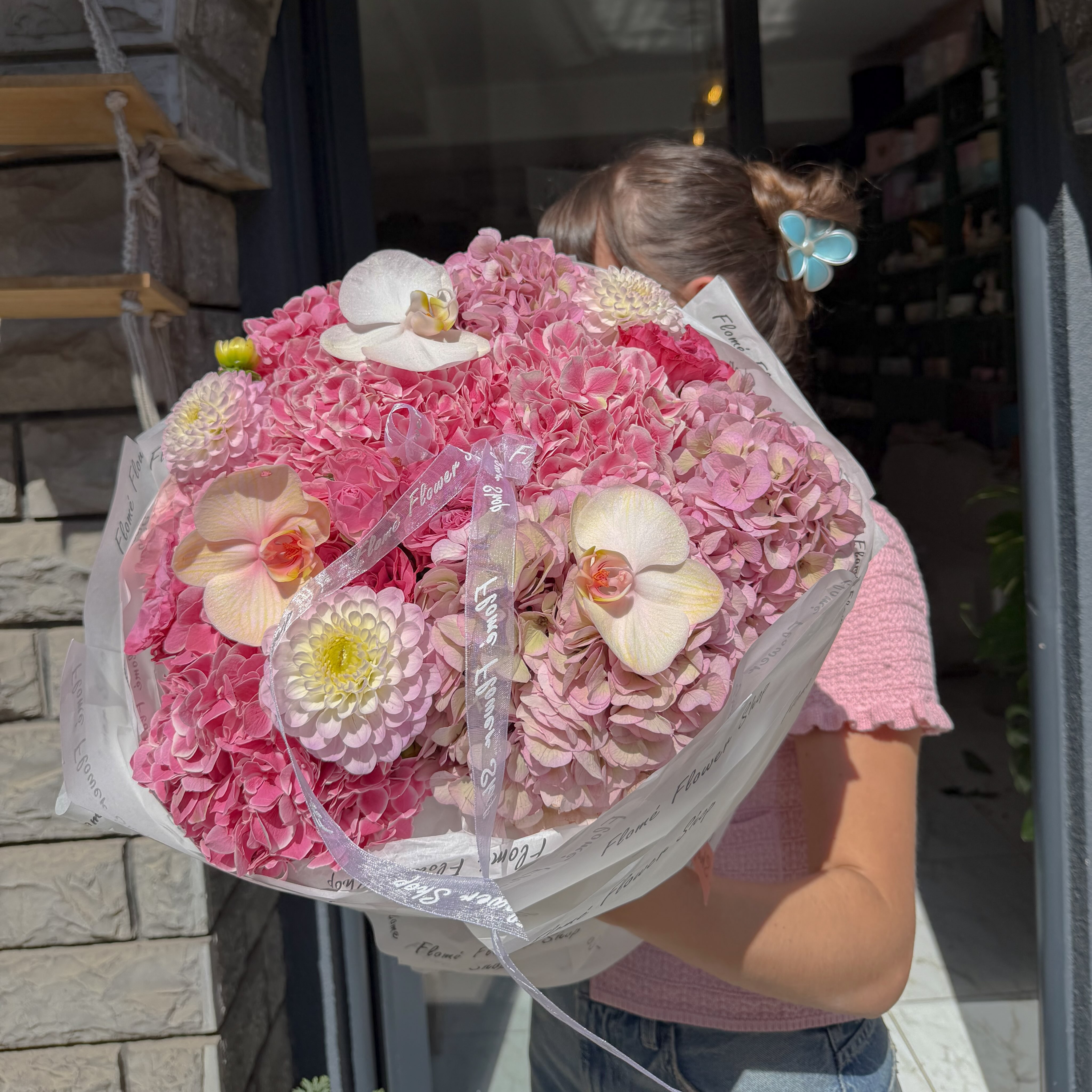 Buqetë me hortenzia rozë dhe orkide – Flomé (4)