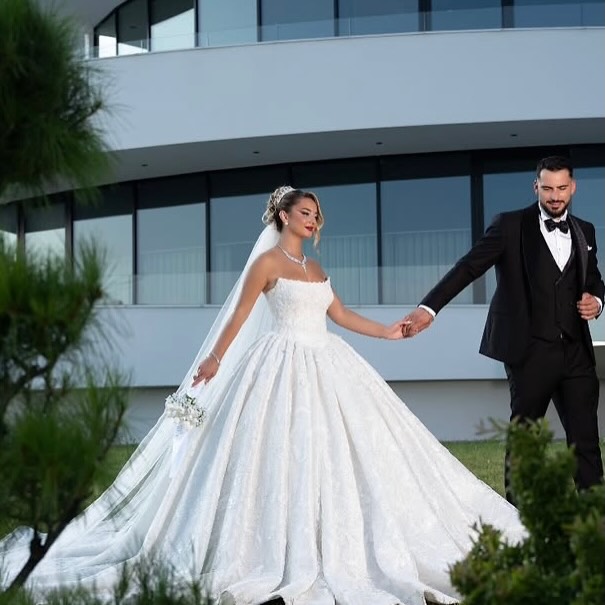 Fustan nusërie princeshë me vello dantelle – Floretë Berisha (2)