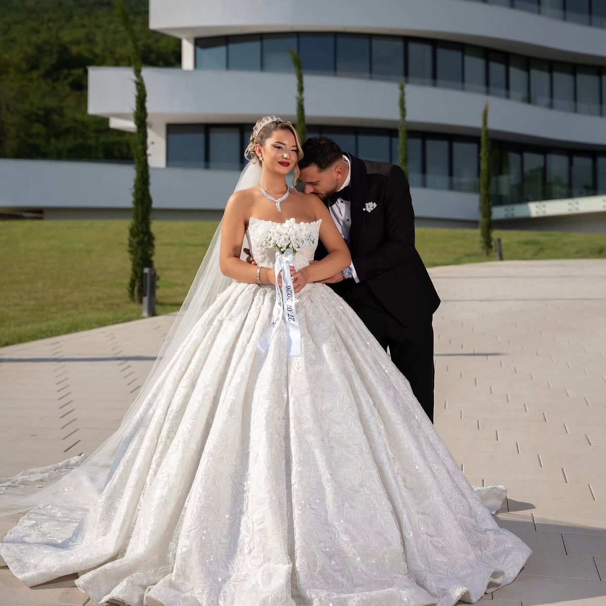 Fustan nusërie princeshë me vello dantelle – Floretë Berisha (3)