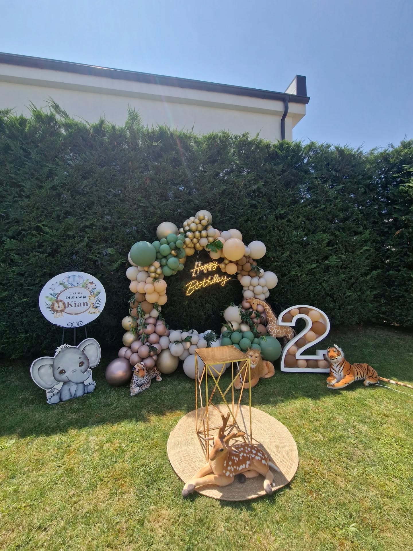 Dekor safari me balona për 2 vjeç – Flowers Decor Ferizaj