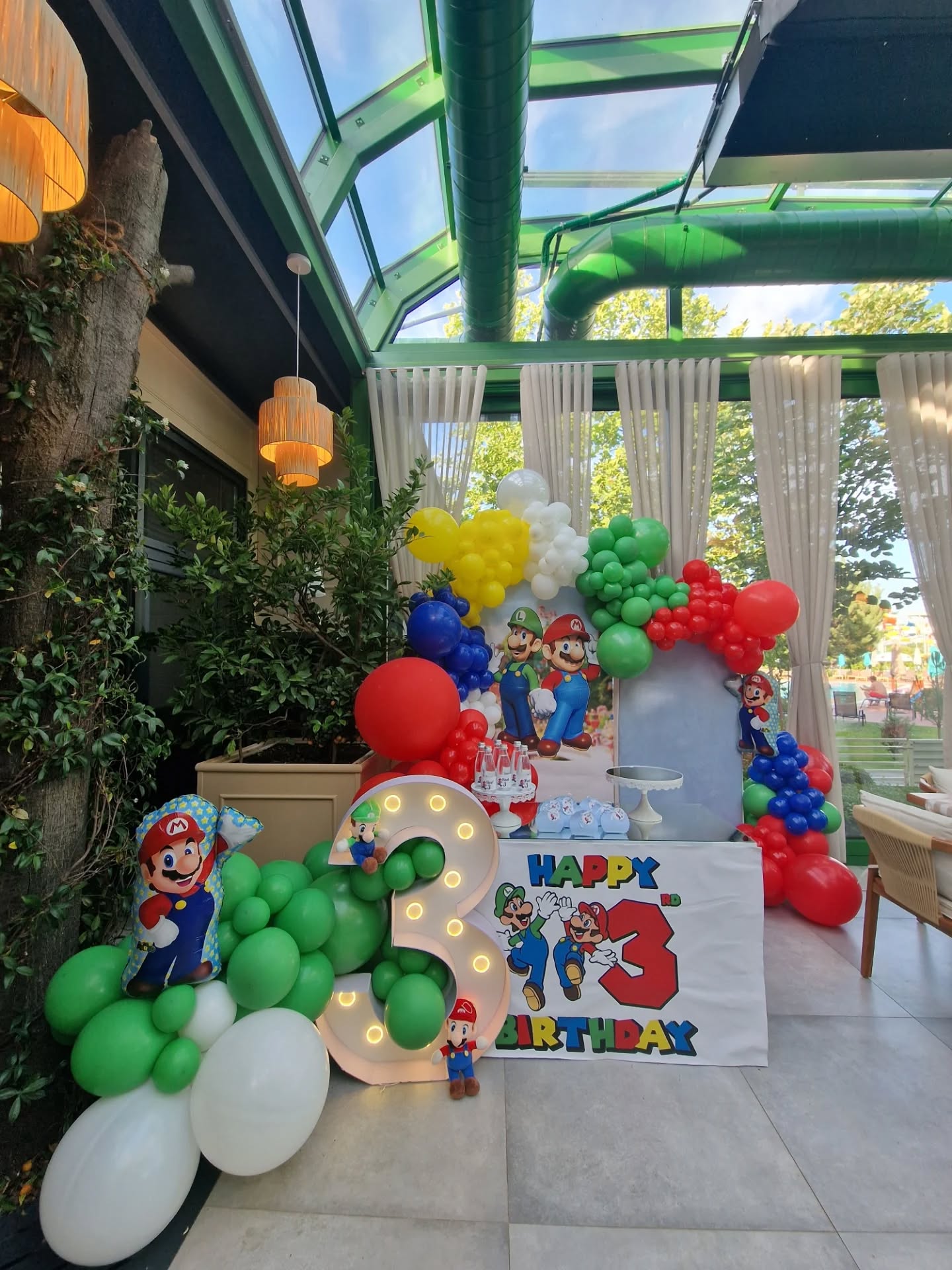 Dekor Super Mario për ditëlindjen e 3-të – Flowers Decor Ferizaj