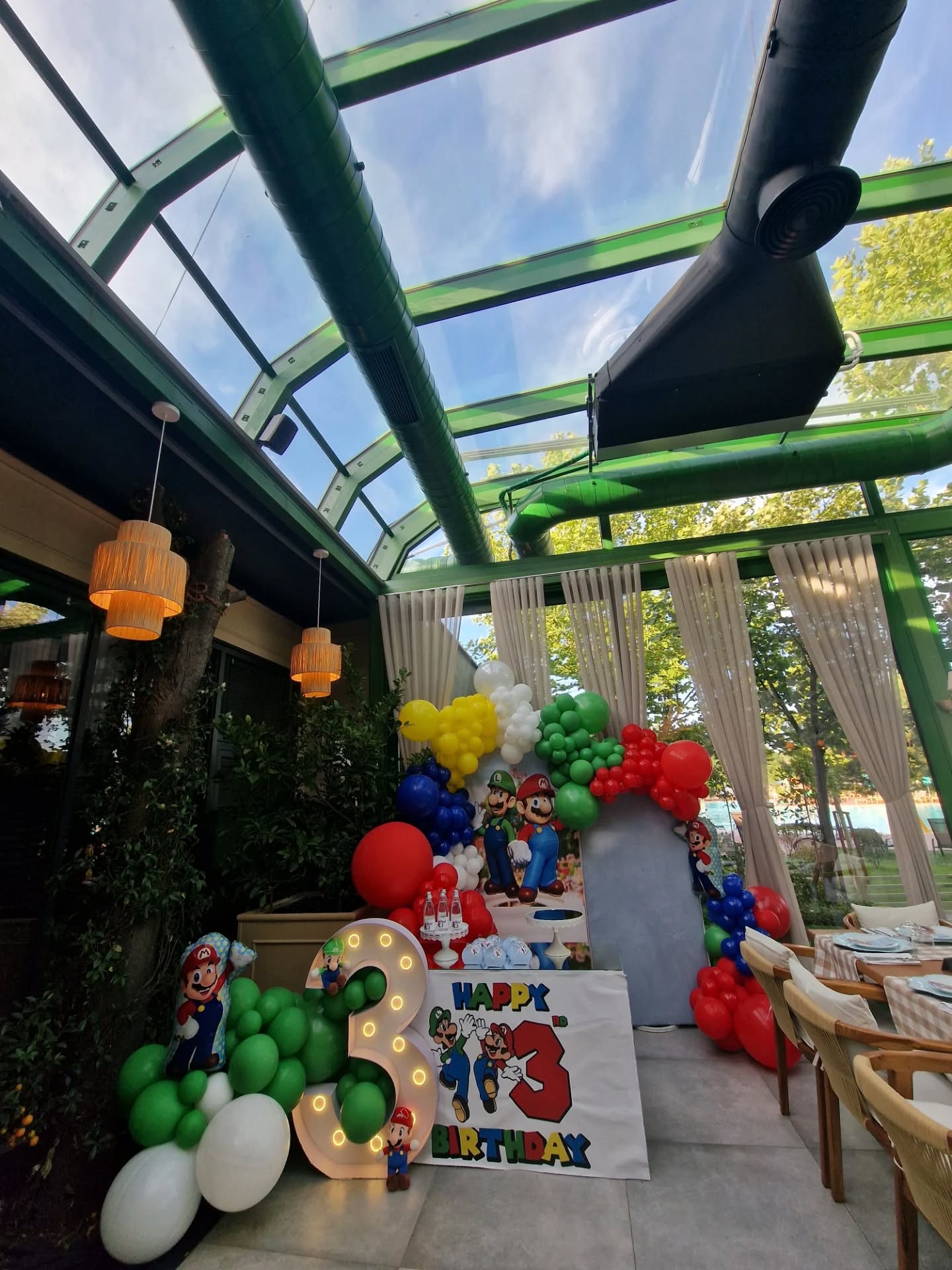 Dekor Super Mario për ditëlindjen e 3-të – Flowers Decor Ferizaj (3)