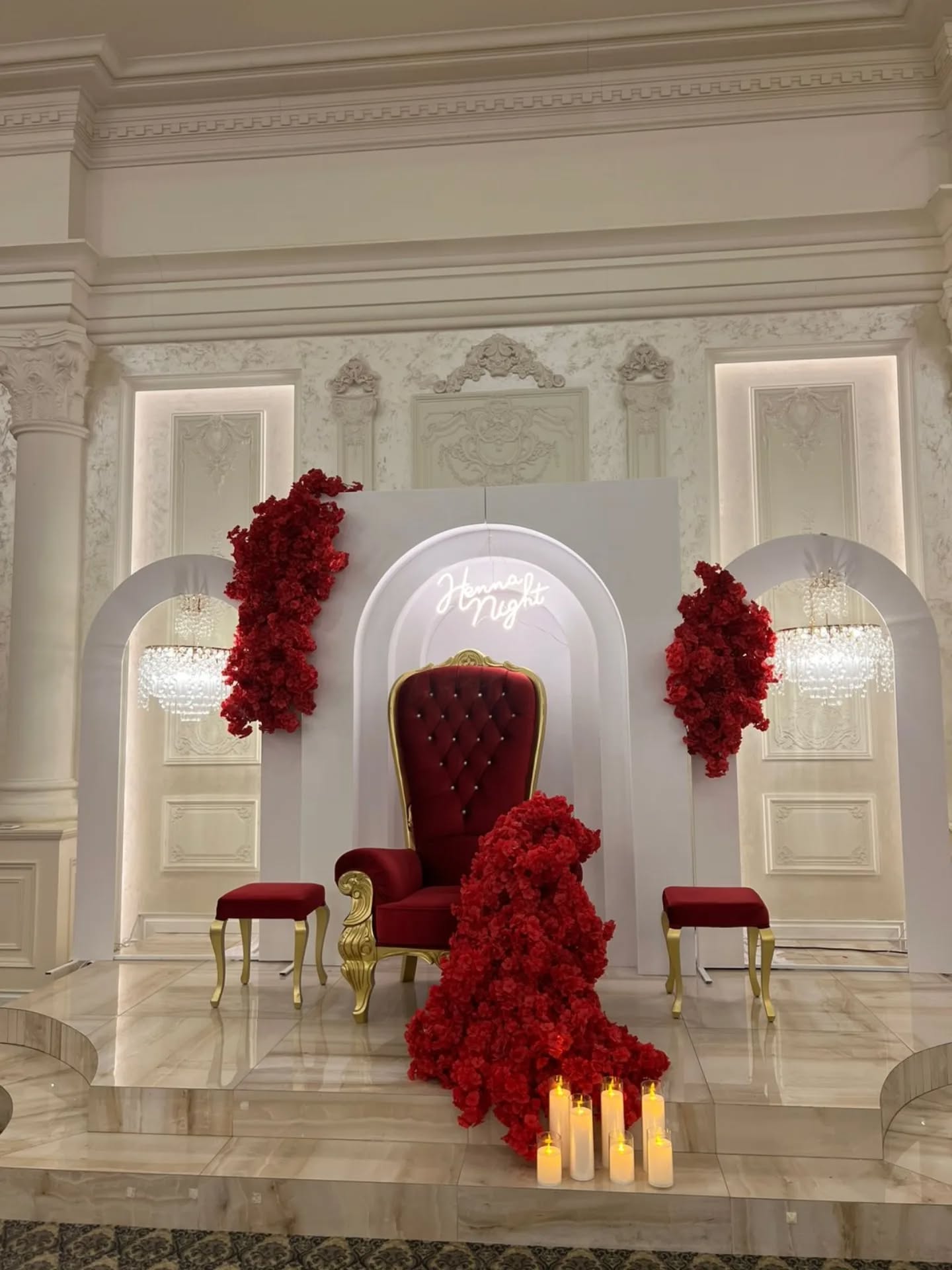 Dekor me fron të kuq dhe lule – Flowers Decor Ferizaj (4)