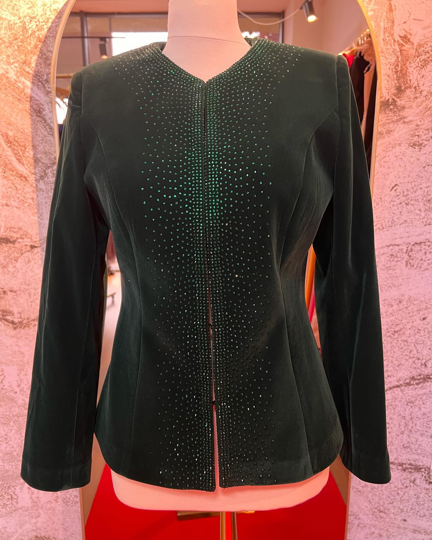 Xhaketë e zezë me paljeta argjendi, nr 36-42 – Perla Fashion 💎 (3)