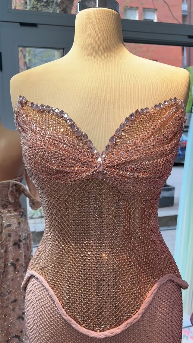 Fustan korset rozë me rrjetë dhe gurë – VIKTORIA FASHION OFFICIAL