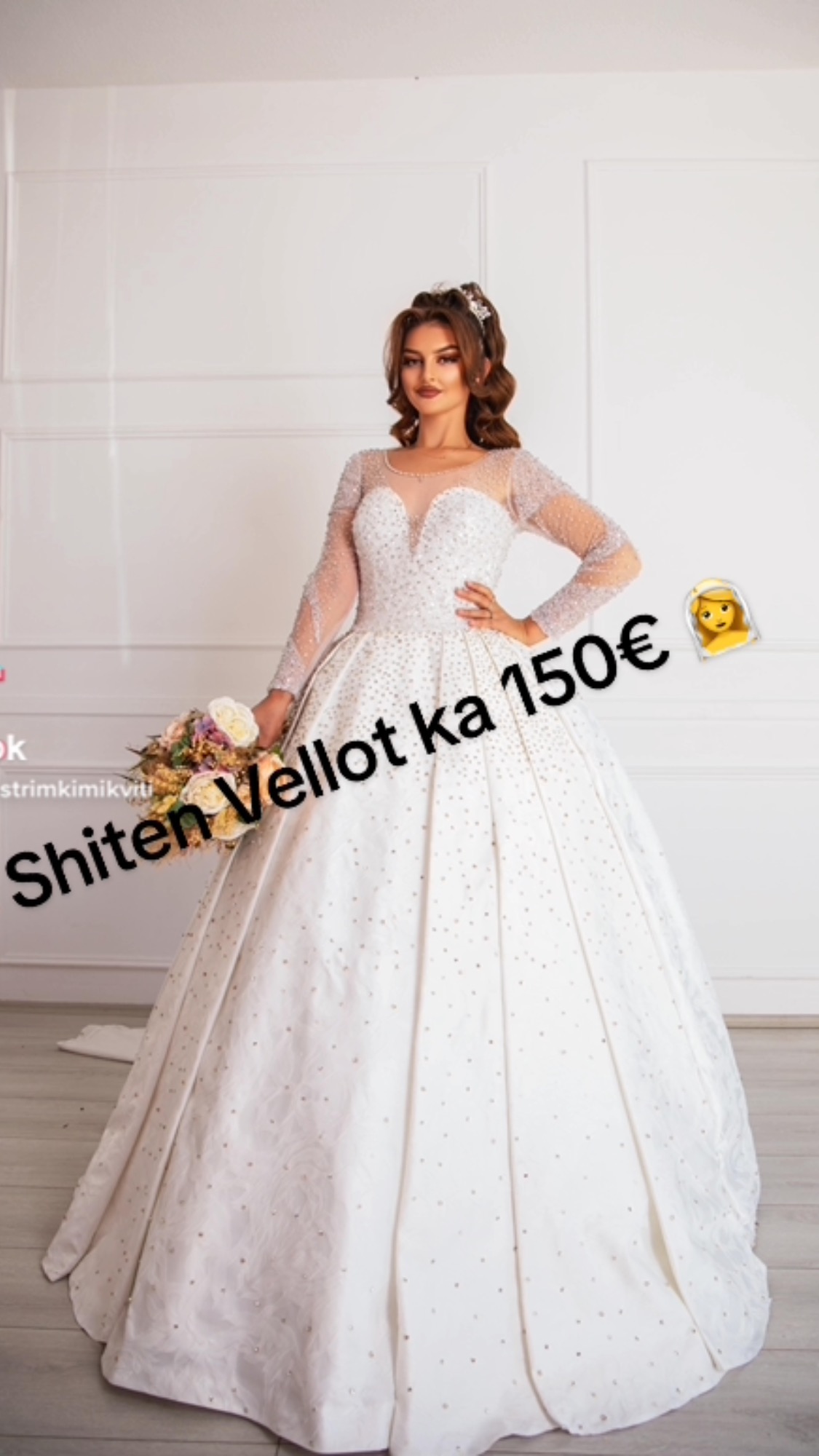 Fustan nusërie princeshë me mëngë të gjata – Fustana me Qera dhe ne Shitje