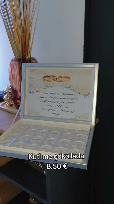 Kuti me çokollata me unaza fejese
