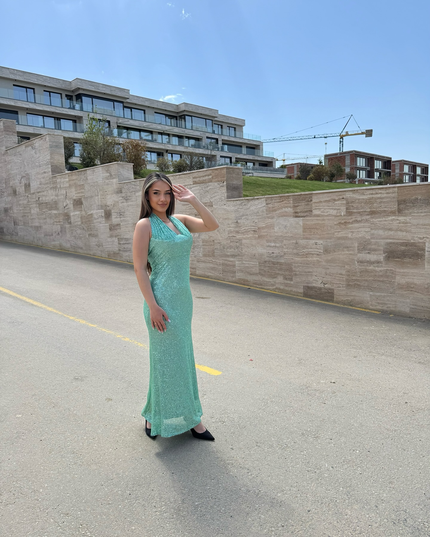 Fustan i gjatë ngjyrë mente pa mëngë – Fustana me qera ne Prishtine