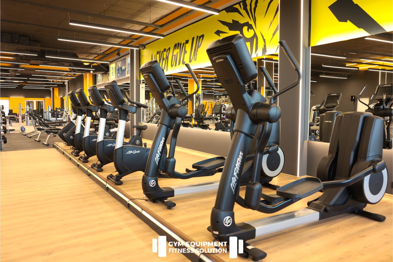 Zonë kardio me vrapues Life Fitness – GYM EQUIPMENT&FITNESS SOLUTION (4)