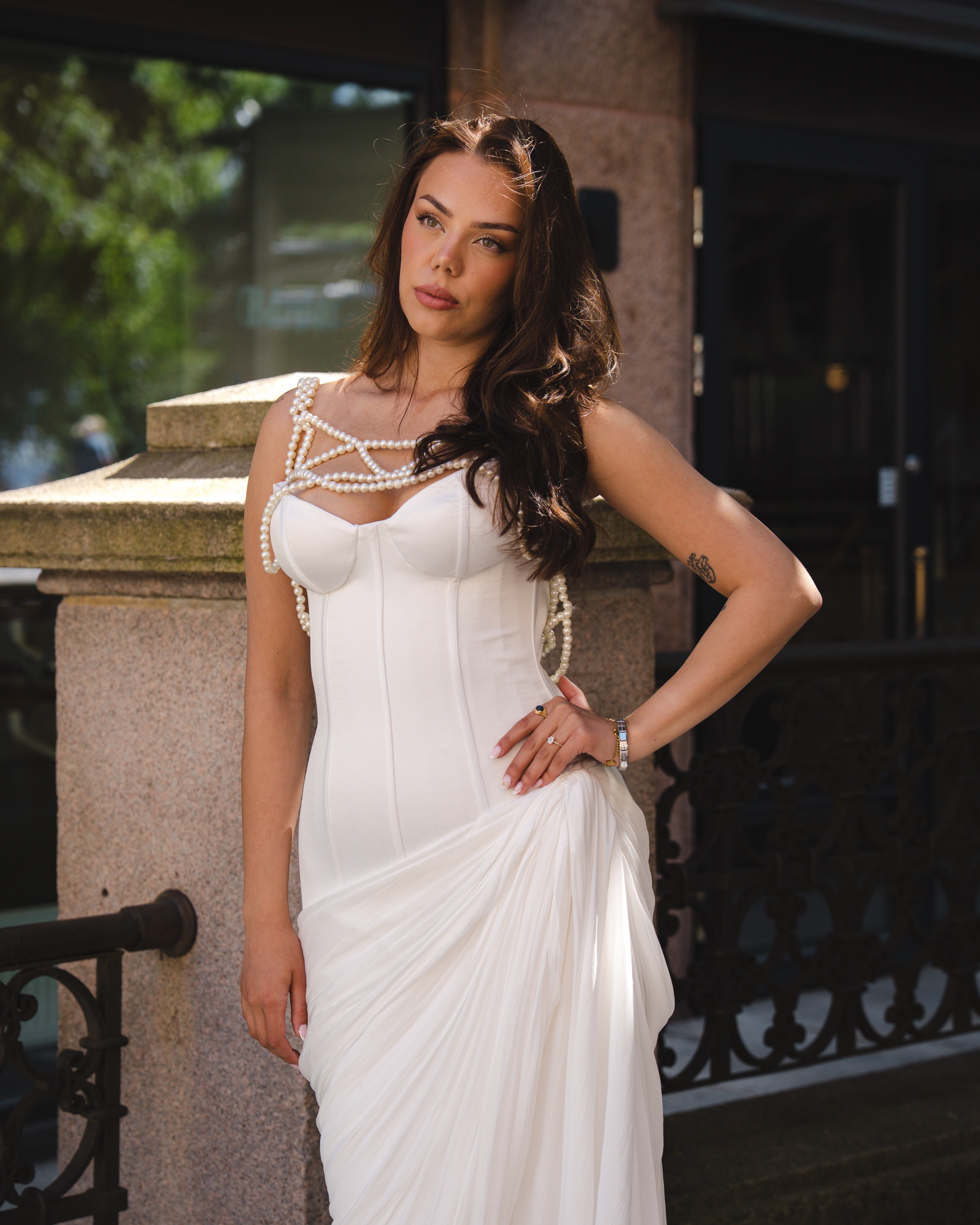 Fustan nusërie i bardhë me rripa perlash – Handmade Dresses Kosovo 🤍 (2)