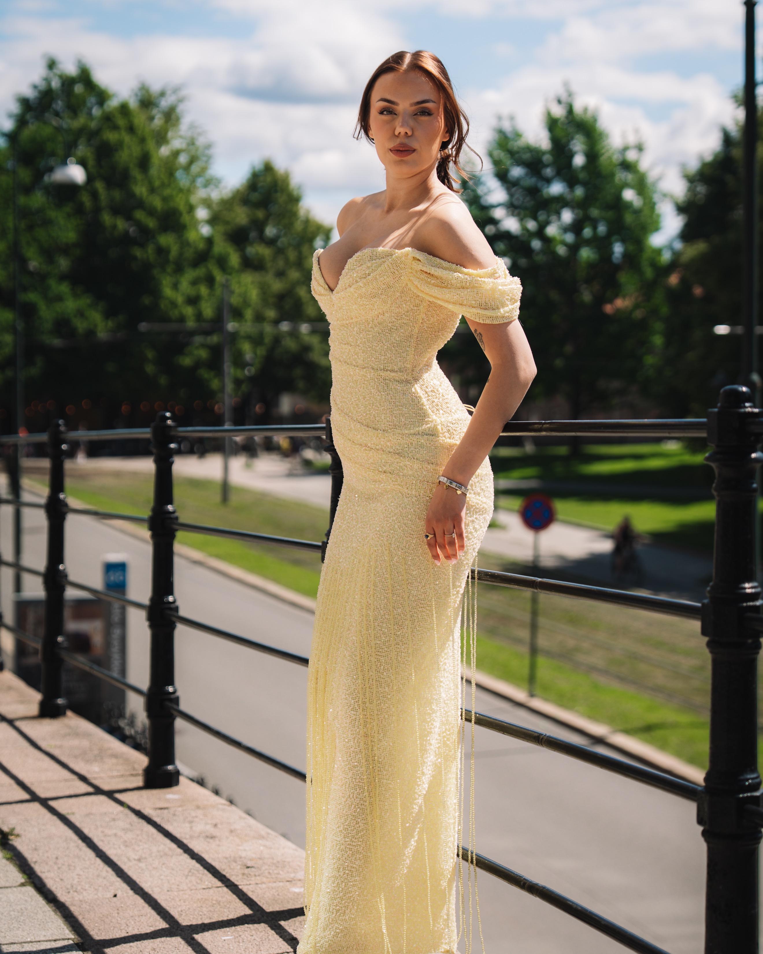 Fustan mbrëmjeje i verdhë me shpatulla jashtë – Handmade Dresses Kosovo 🤍 (4)