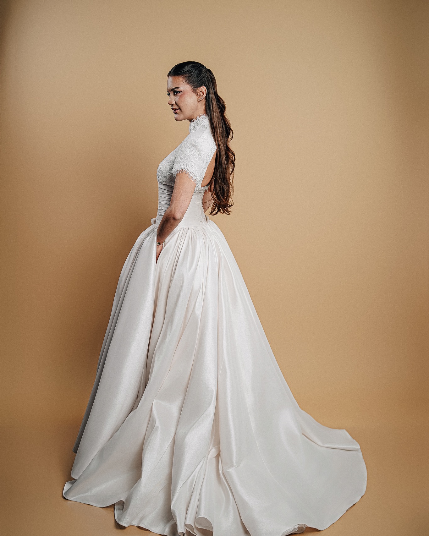 Fustan i bardhë për nuse me fund të gjerë – Handmade Dresses Kosovo 🤍