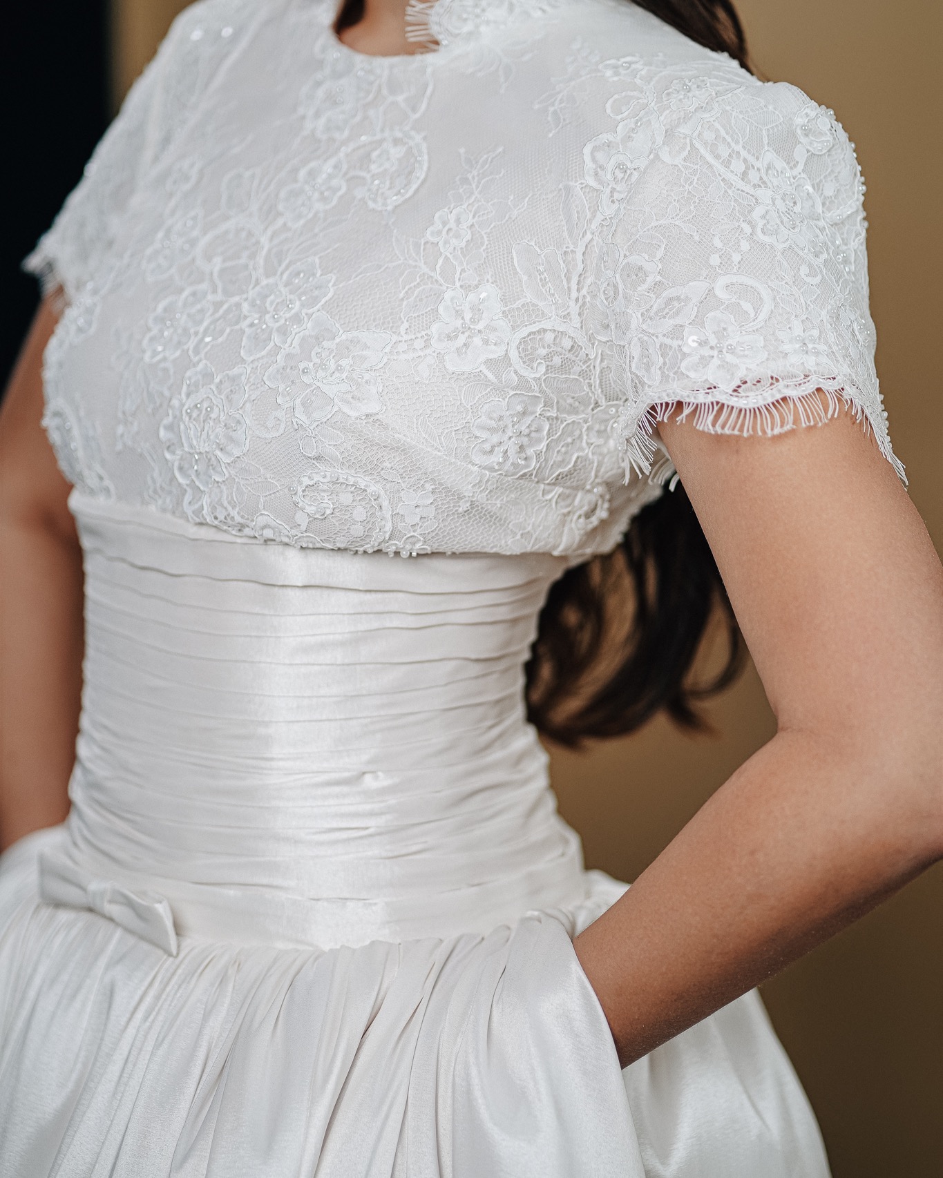 Fustan i bardhë për nuse me fund të gjerë – Handmade Dresses Kosovo 🤍 (2)