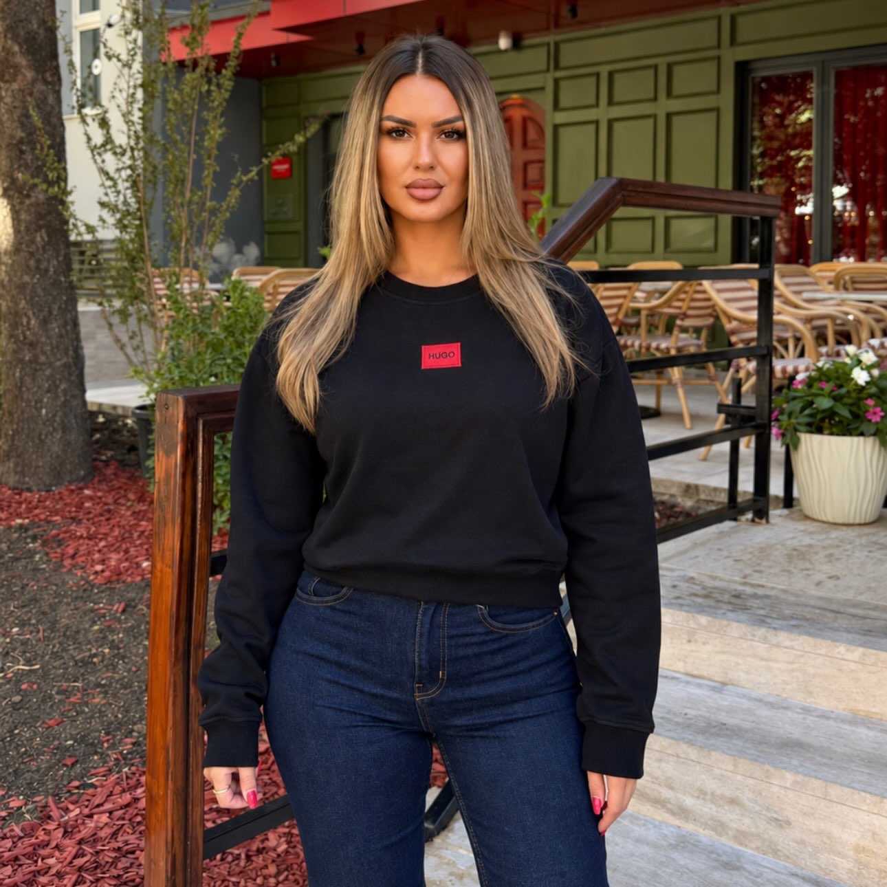 Duks i zi dhe xhinse blu – ikon.boutique.ks