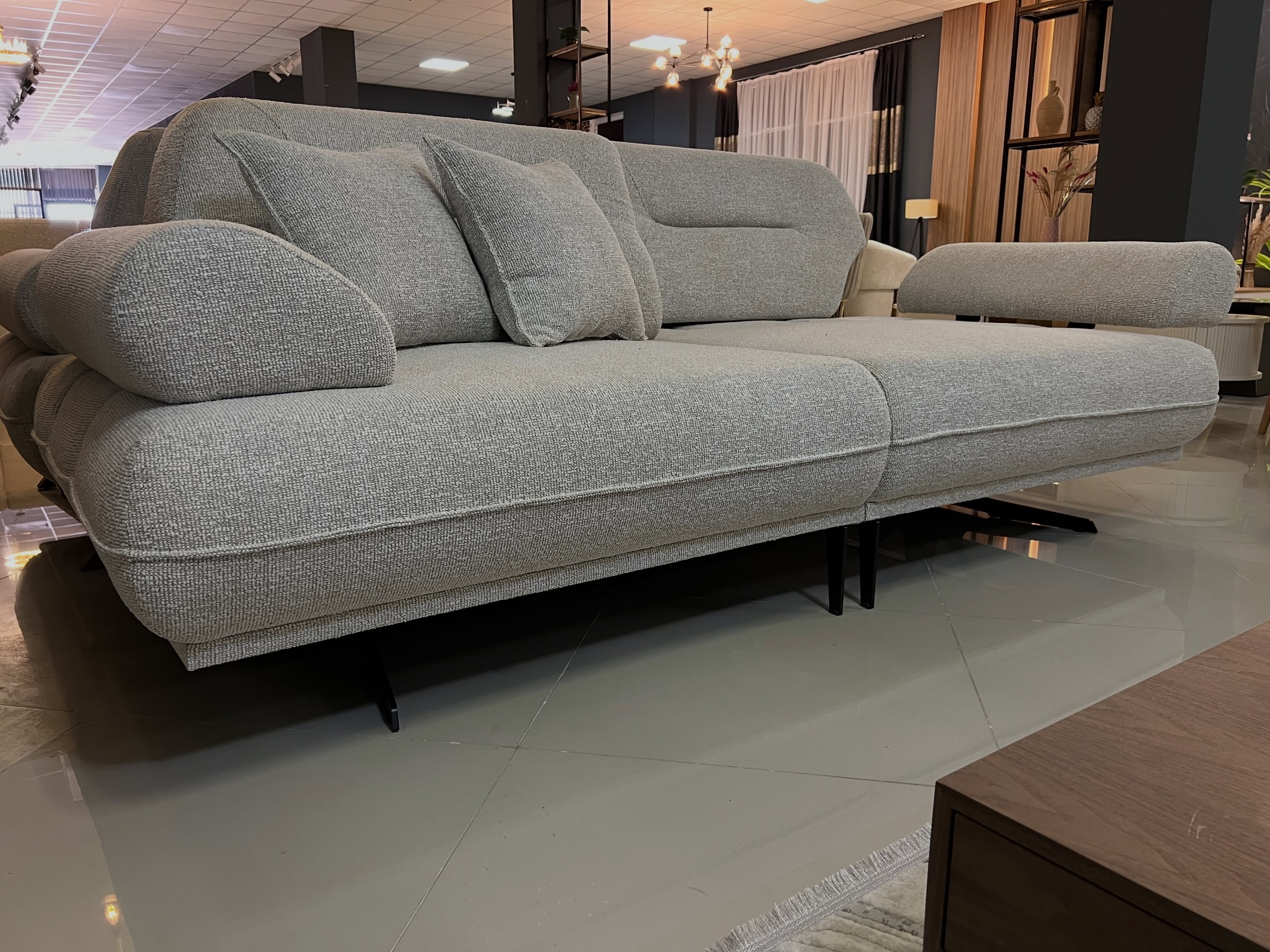 Set divanesh krem me kolltuk dhe tavolinë mesi – Imperial Home (3)