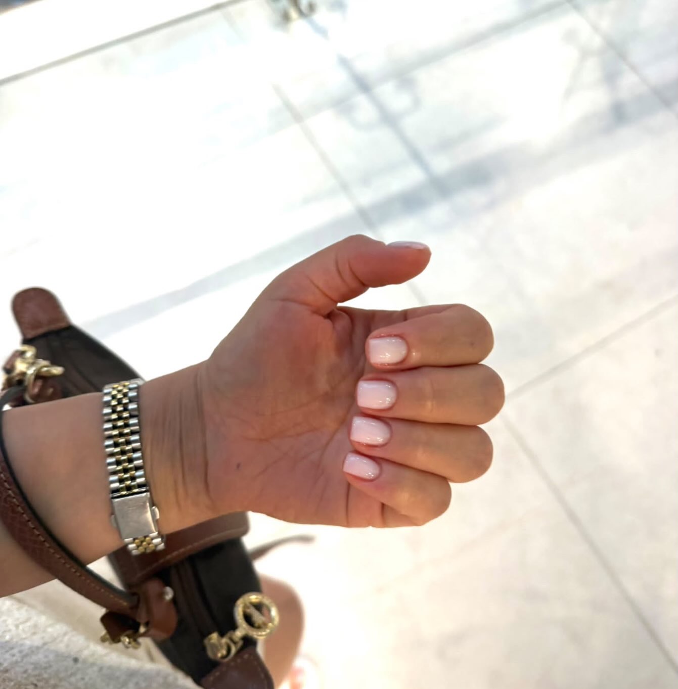 Manikyr natyral me thonj të shkurtër rozë – Jana Nails Kosova