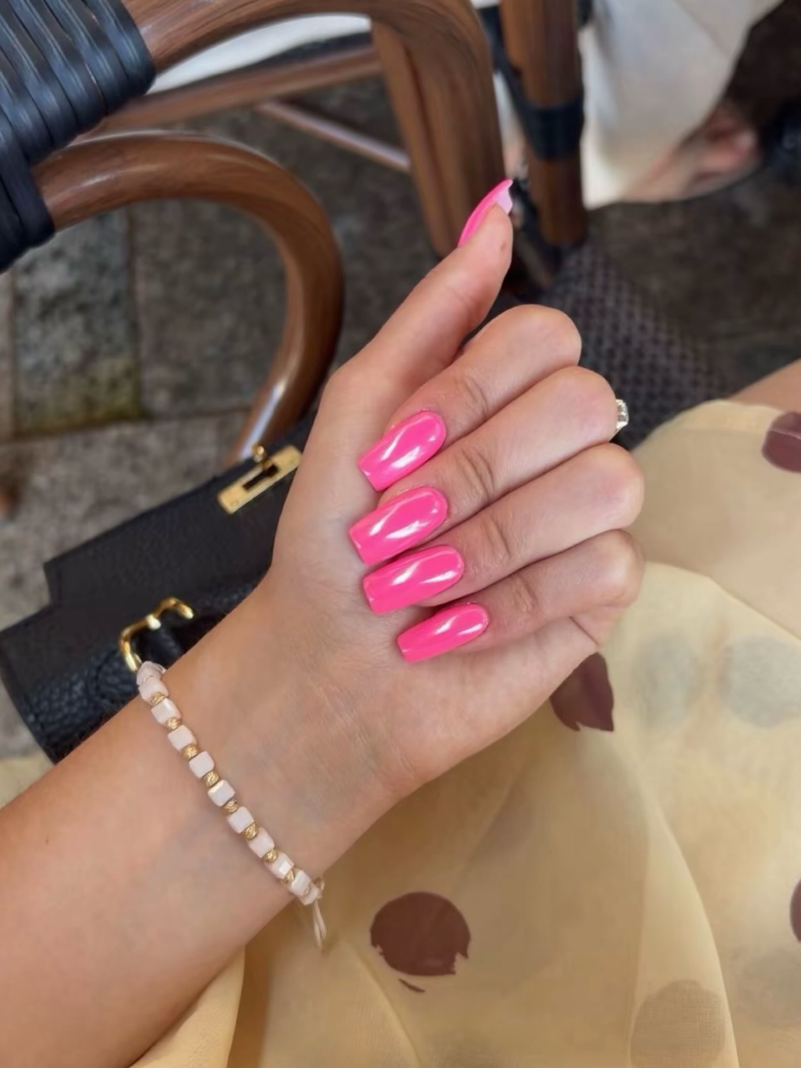 Thonj të gjatë rozë neon me xhel – Jana Nails Kosova