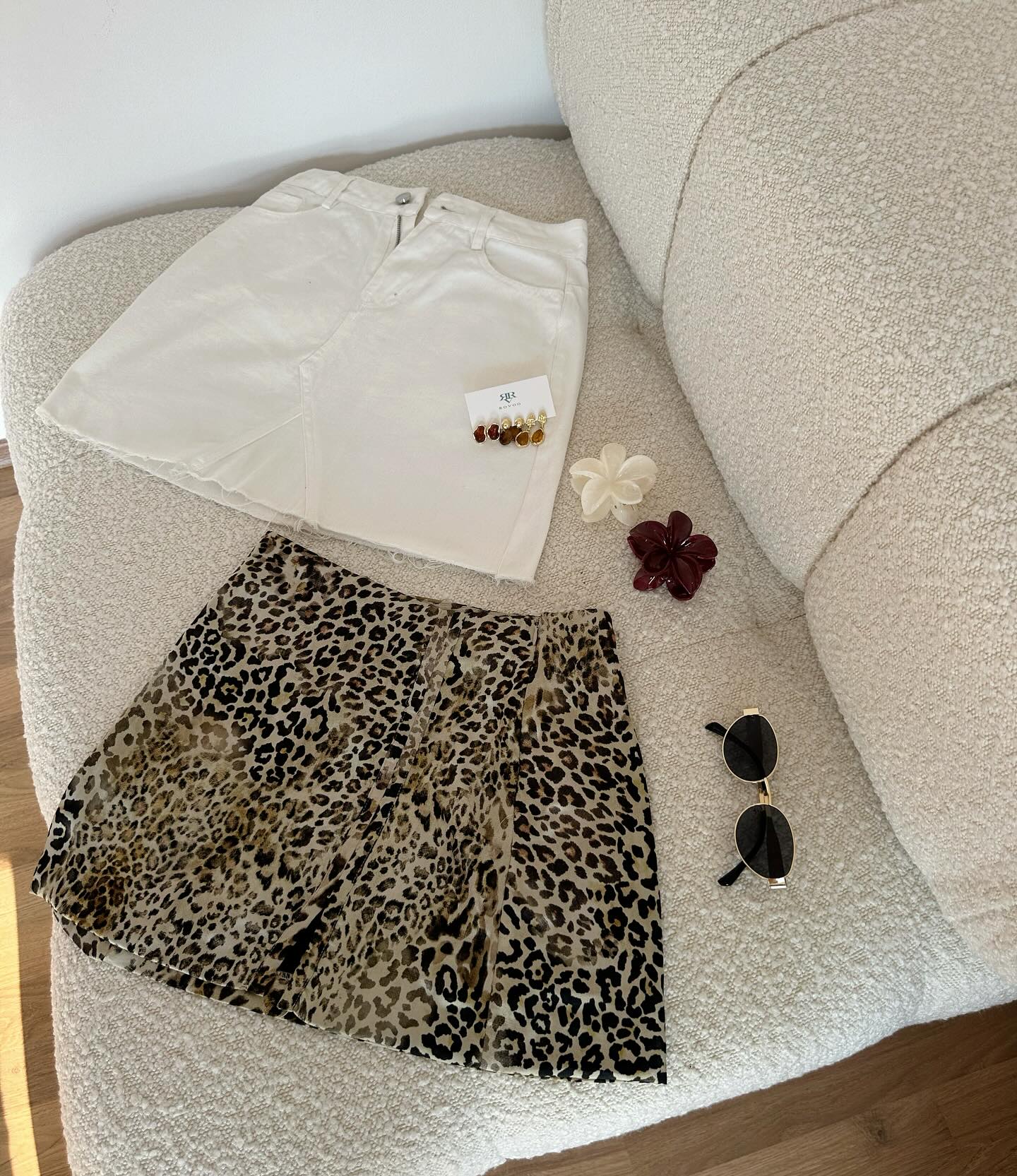 Fund i bardhë dhe pantallona leopard, masa XS – Kiki & Koko Clothing Store