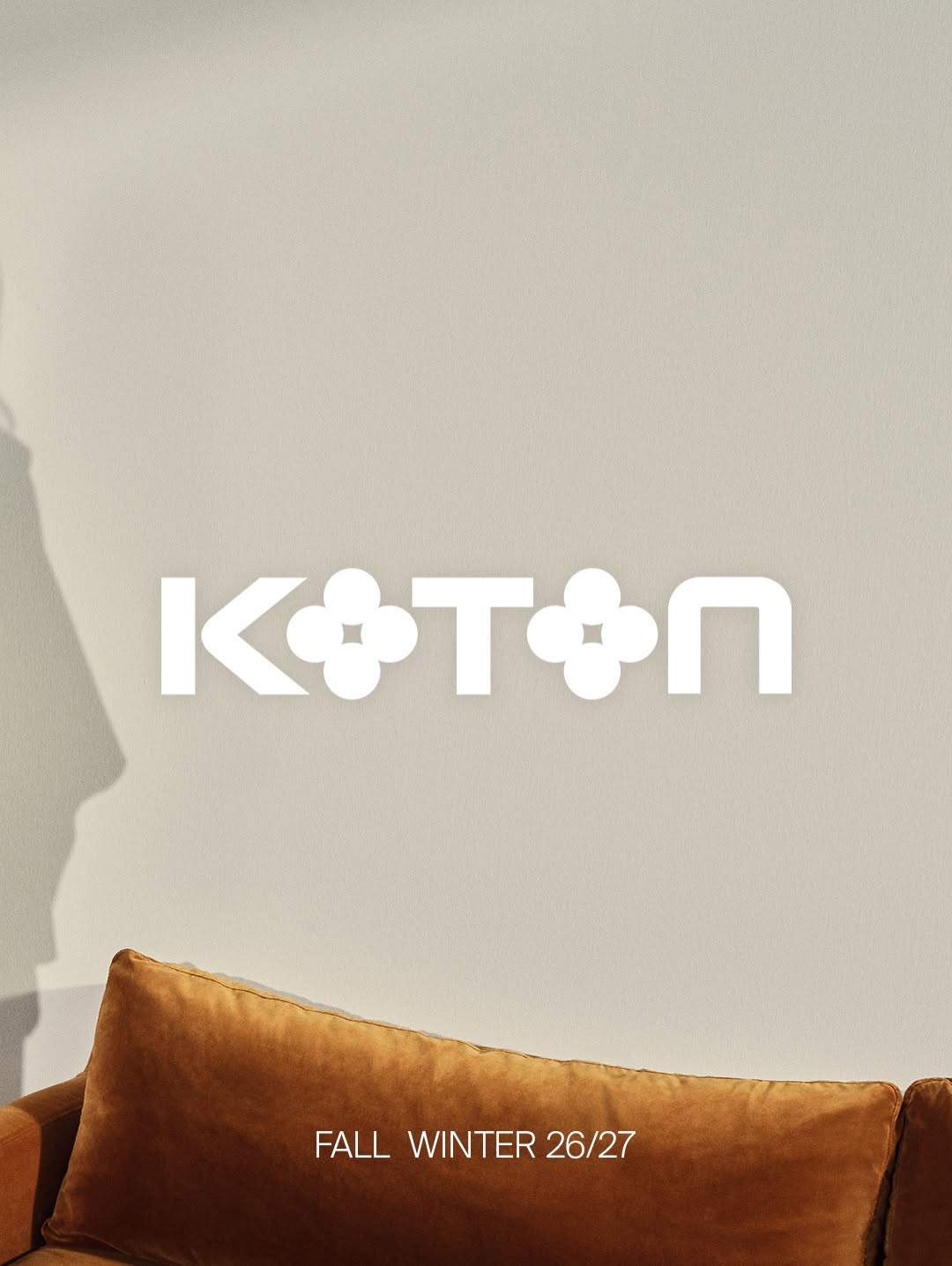 Pelerinë me kuadrate dhe pantallona për femra – Koton Kosova (2)