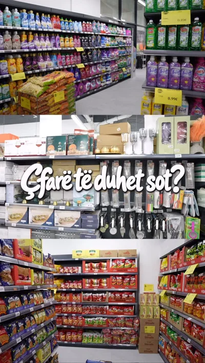 Rafte me produkte në supermarket