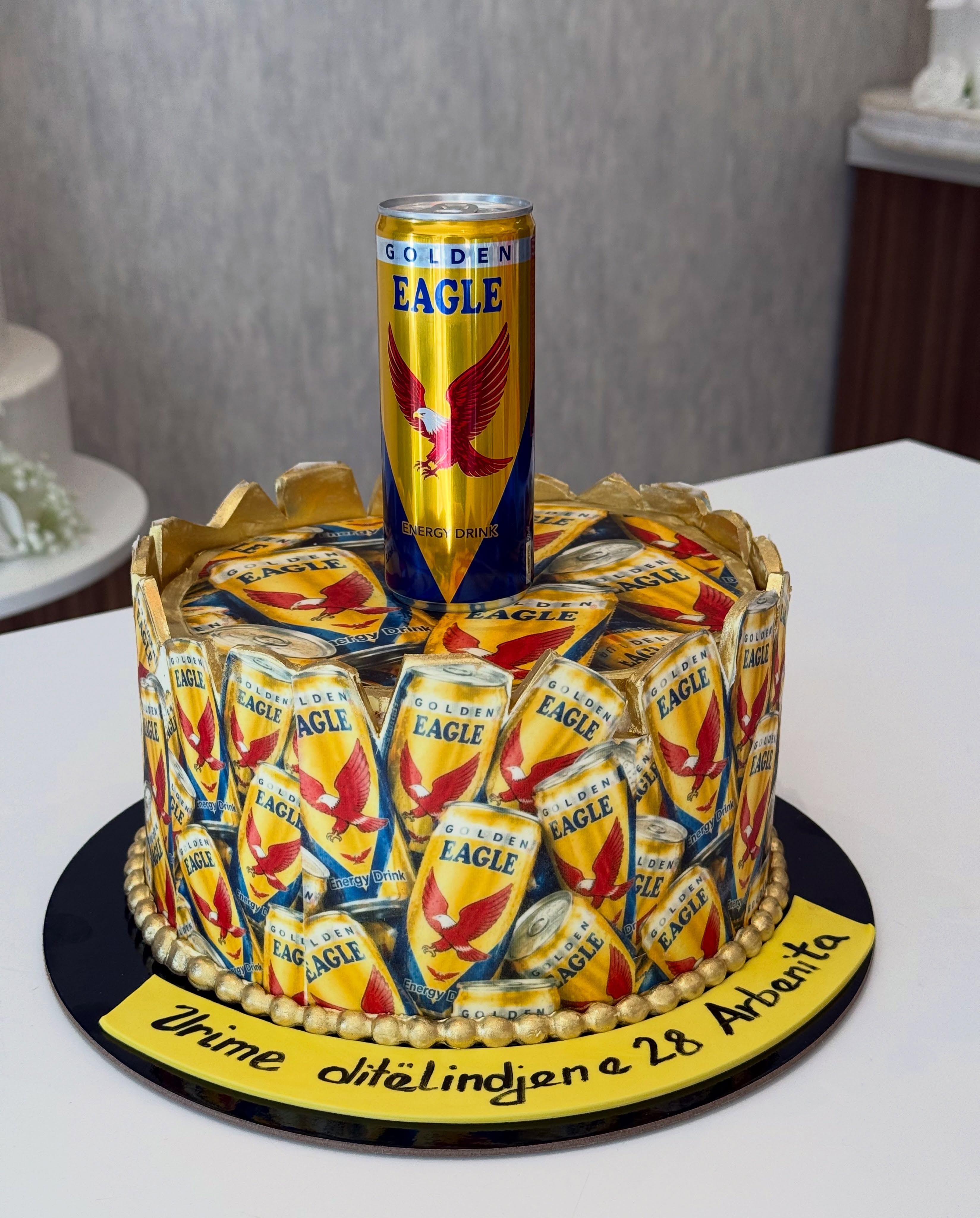 Tortë ditëlindjeje me kanaçe Eagle – Lina’s Cake World
