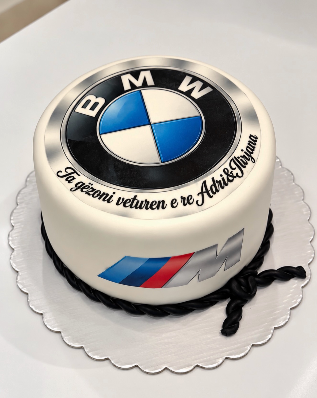 Tortë BMW për veturë të re – Lina’s Cake World