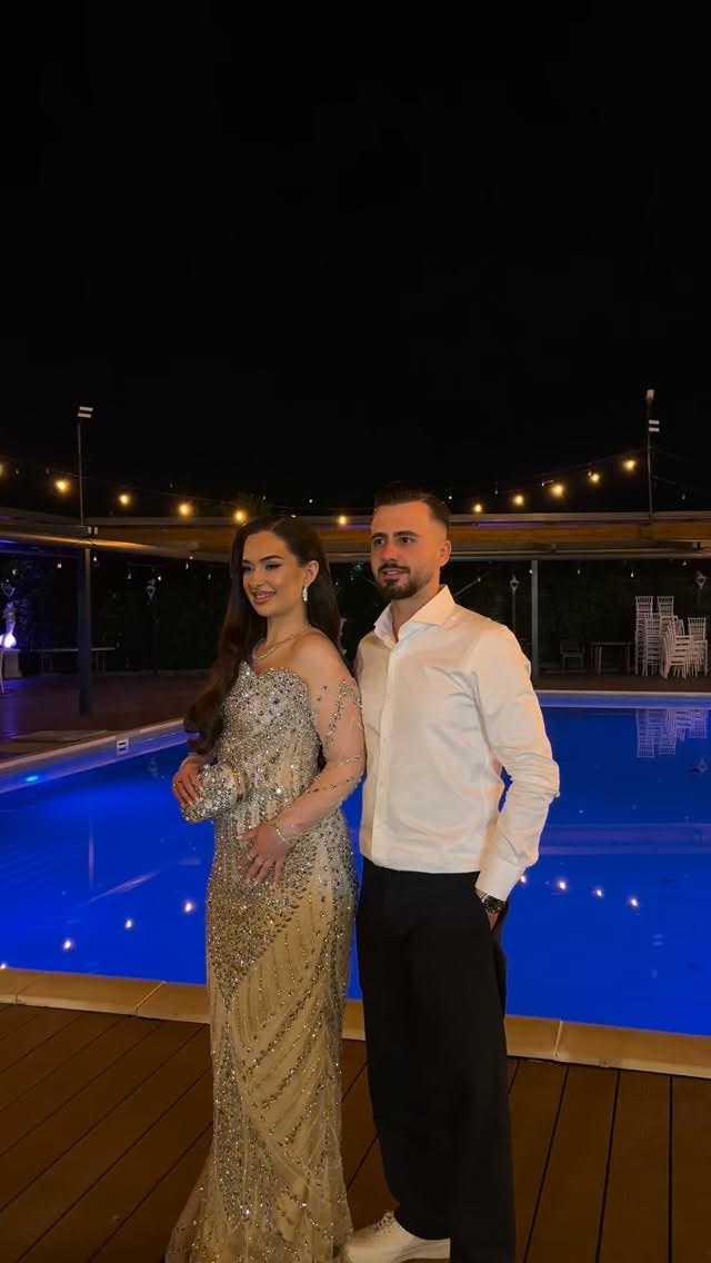 Fustan mbrëmjeje bezhë me shkëlqim – LIVA Fashion House PRIZREN📍