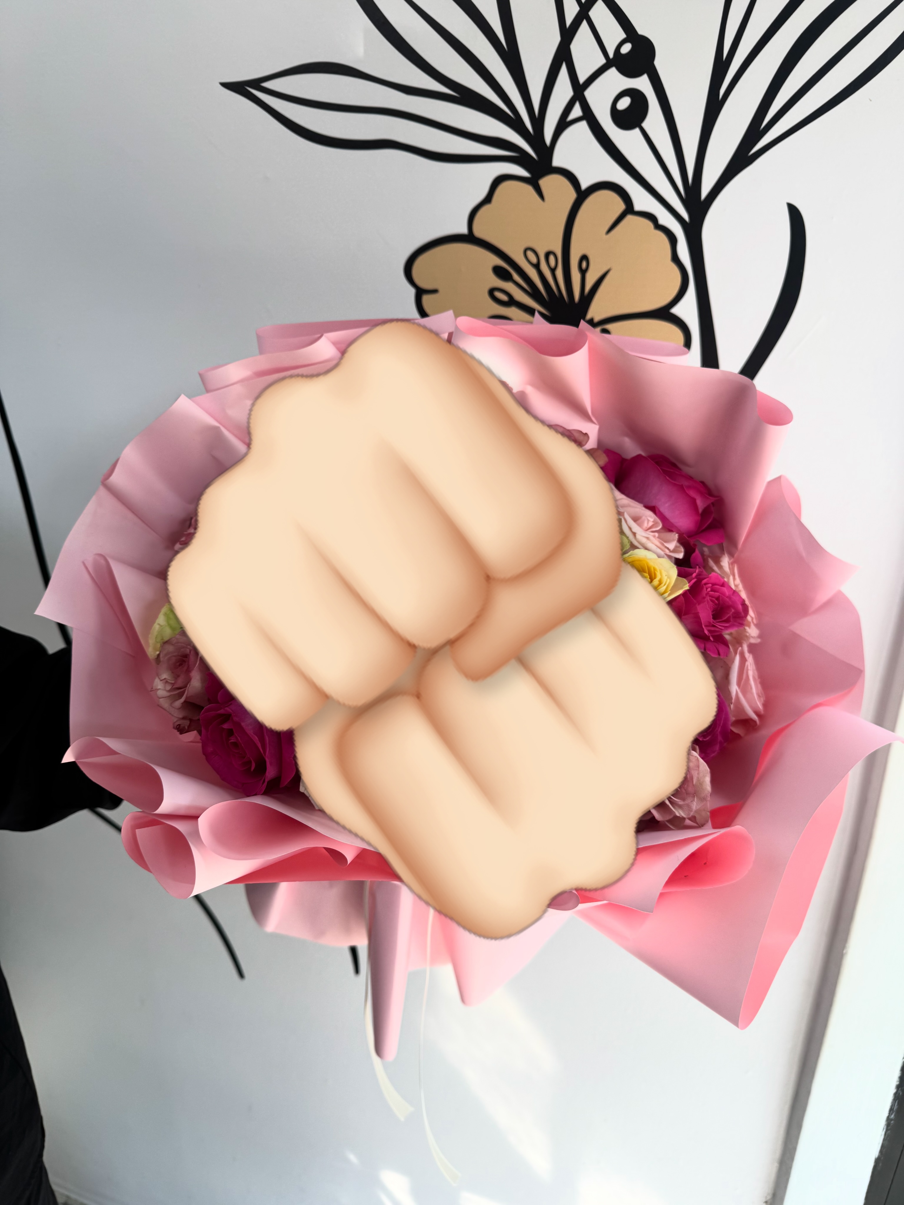 Buqetë me lule rozë në letër rozë – Azalea Flowers Shop