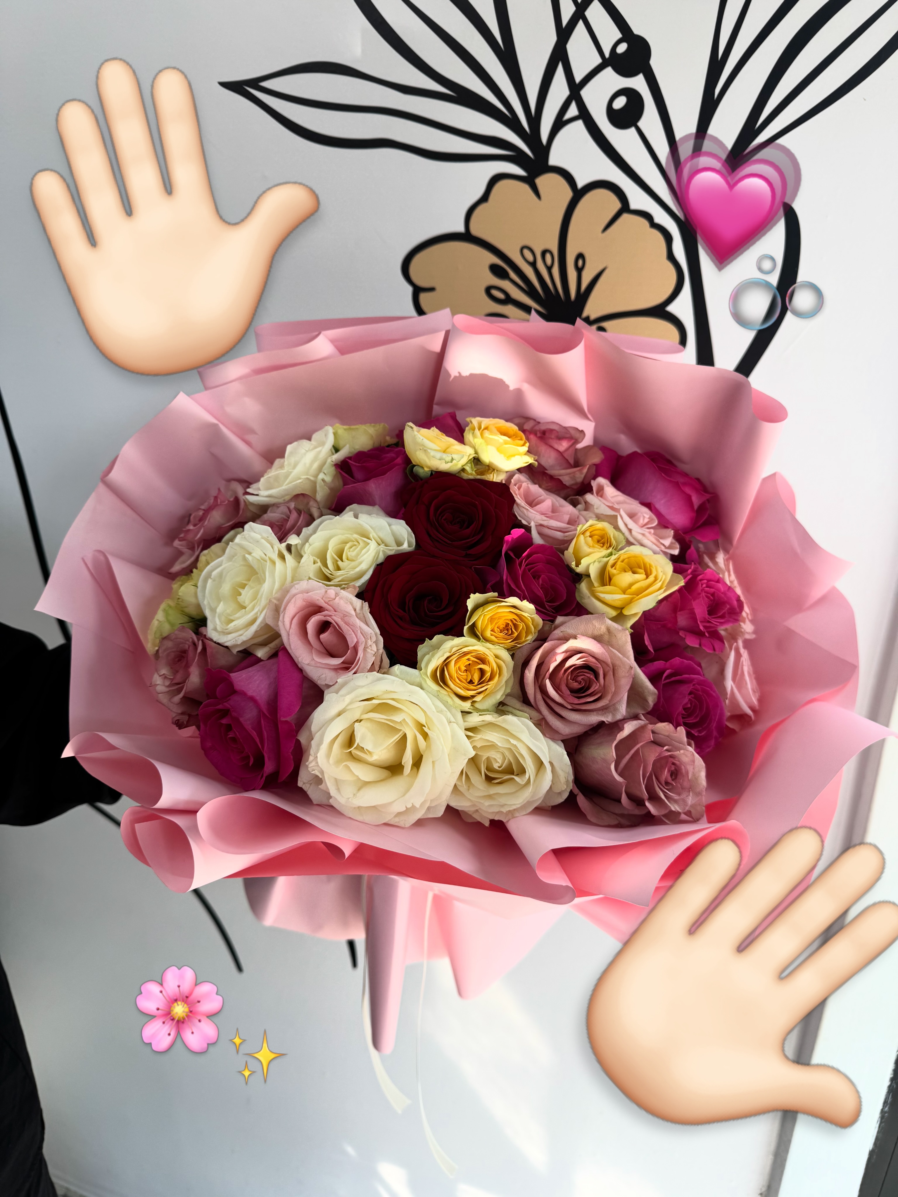 Buqetë me lule rozë në letër rozë – Azalea Flowers Shop (2)