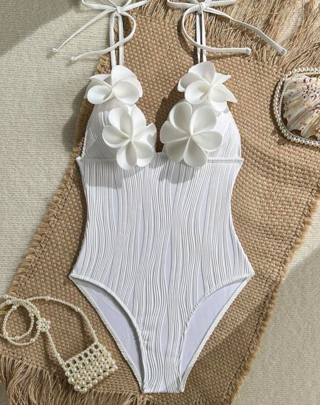 Rrobë banje e bardhë njëpjesëshe me lule 3D – M’store -online (4)
