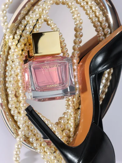 Parfum rozë Mango për femra