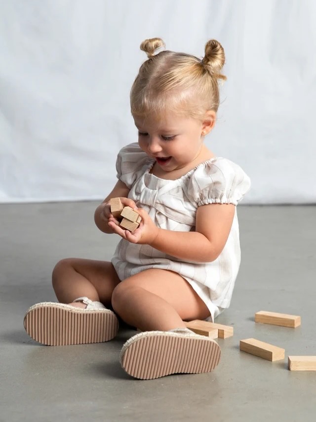 Komplet bluzë dhe shorce me vija për bebe – Mayoral Kids Fashion (2)