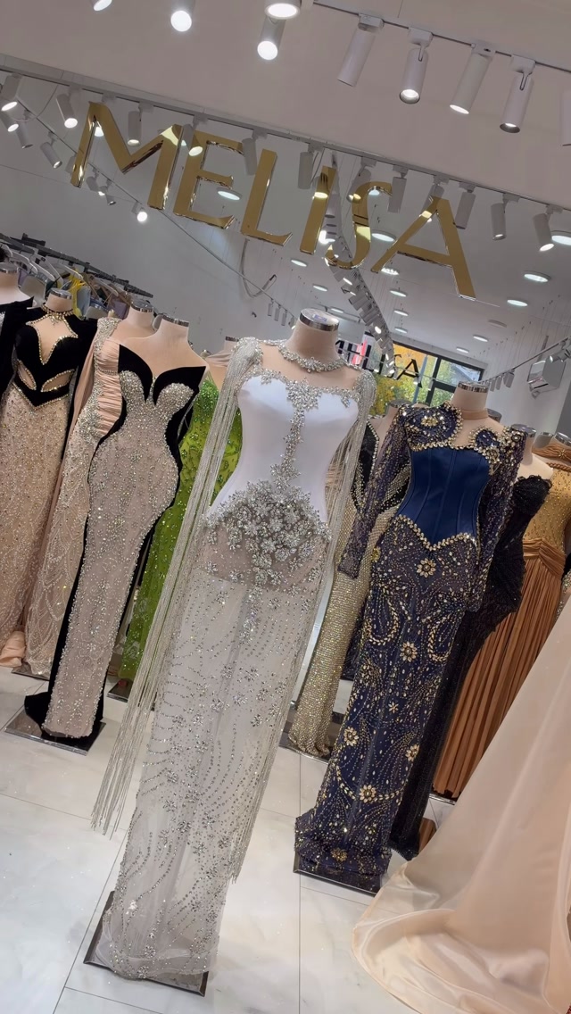 Fustan i bardhë i gjatë me gurë – Melisa Fashion Int