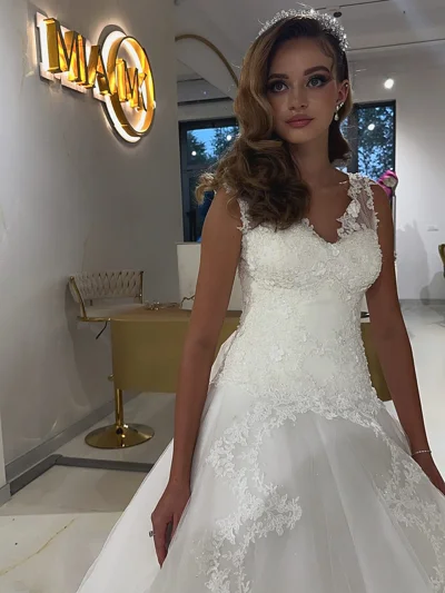 Fustan nusërie dantelle pa mëngë me qera