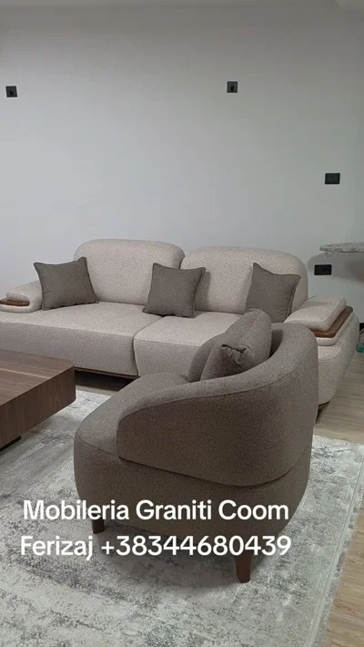Garniturë bezhë me kolltuk të rrumbullakët