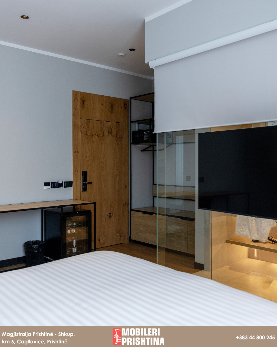 Garderobë e hapur metalike me dru për hotel – Mobileri Prishtina (3)