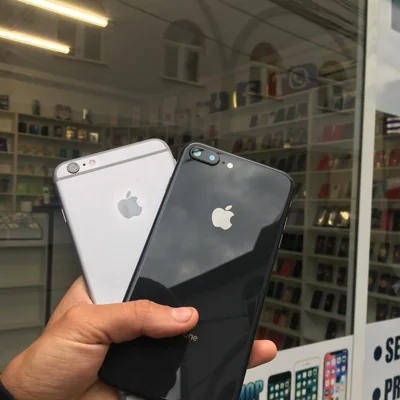 iPhone 8 Plus 64GB dhe iPhone 6 Plus 16GB