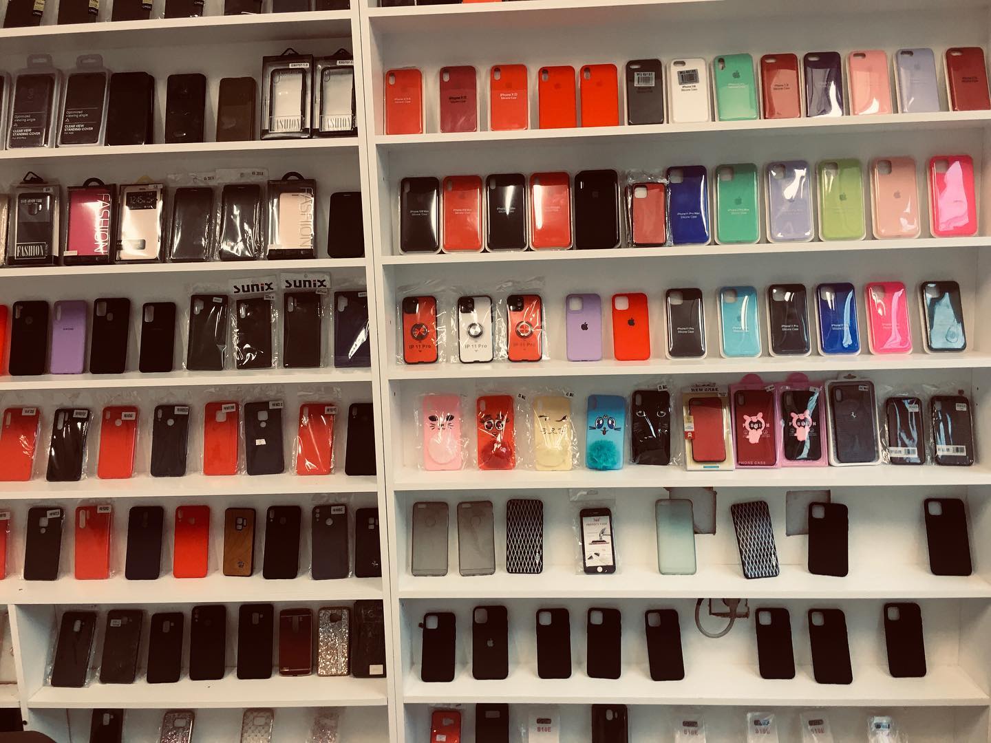Mbështjellëse për iPhone dhe Samsung – Mobil'Shop FITA Prizren