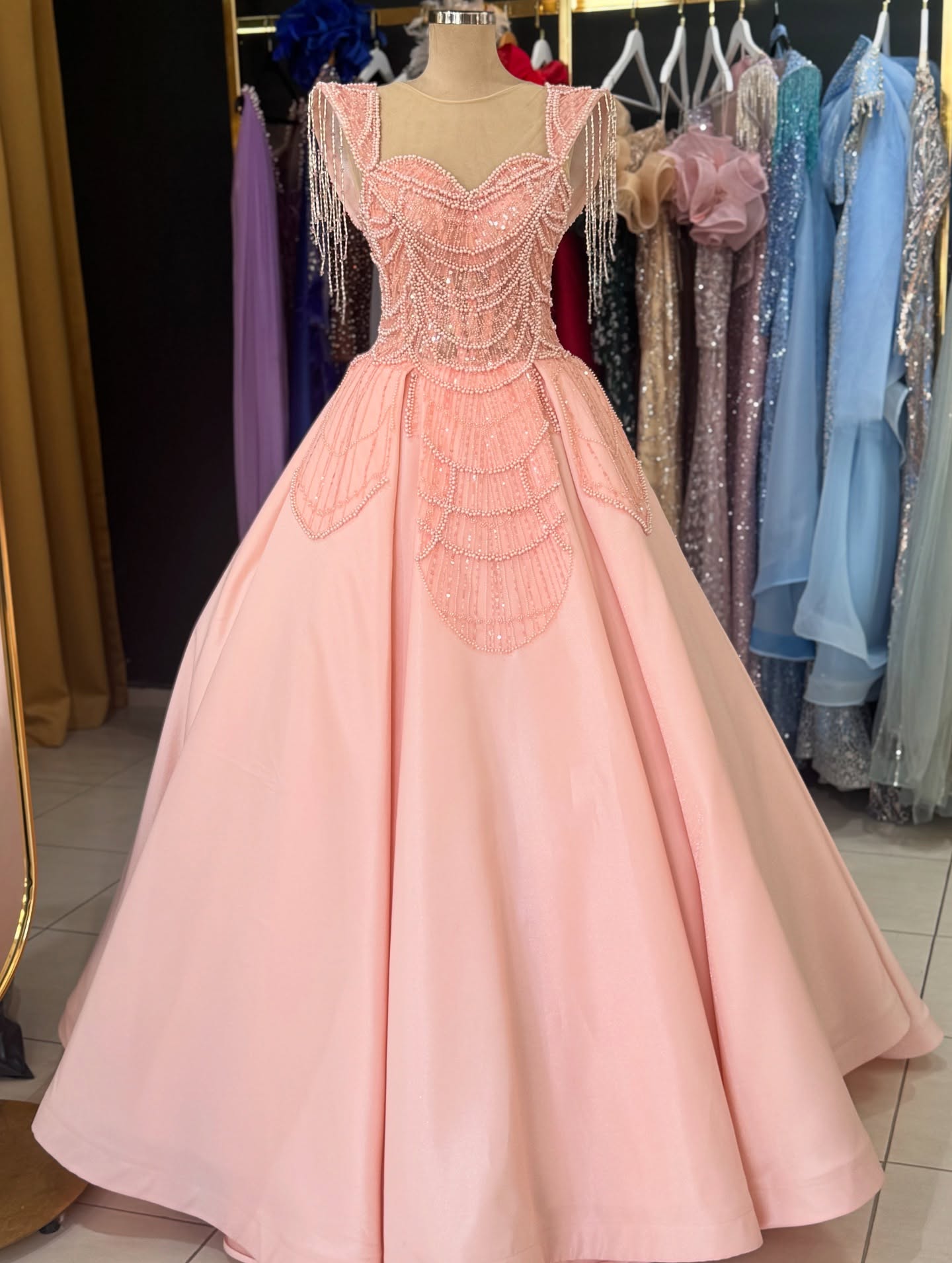 Fustan rozë princeshë me gurë dhe xhufka – Modesa Fashion (2)