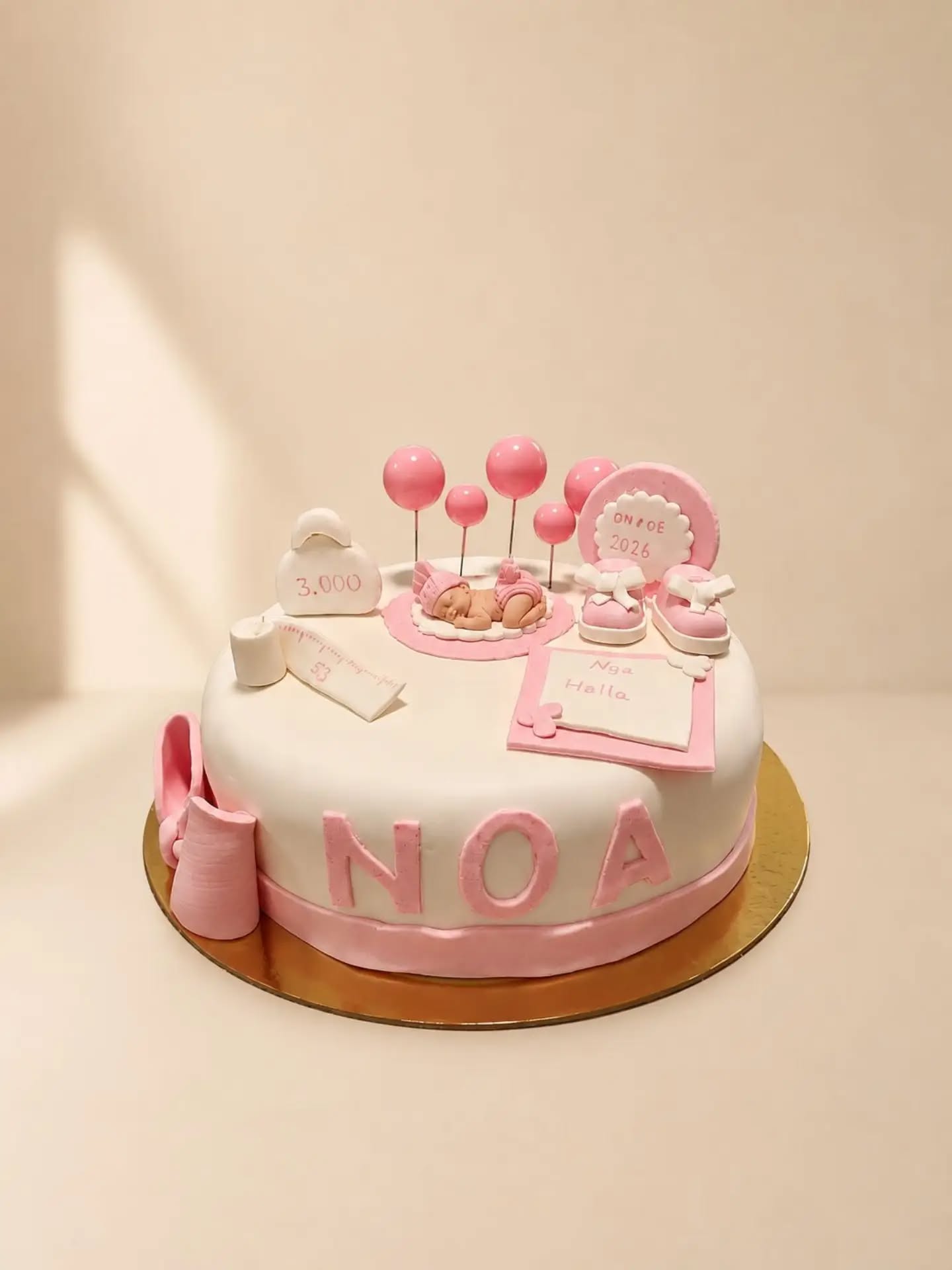 Tortë rozë e bardhë për bebe vajzë – Nesi's Cake House