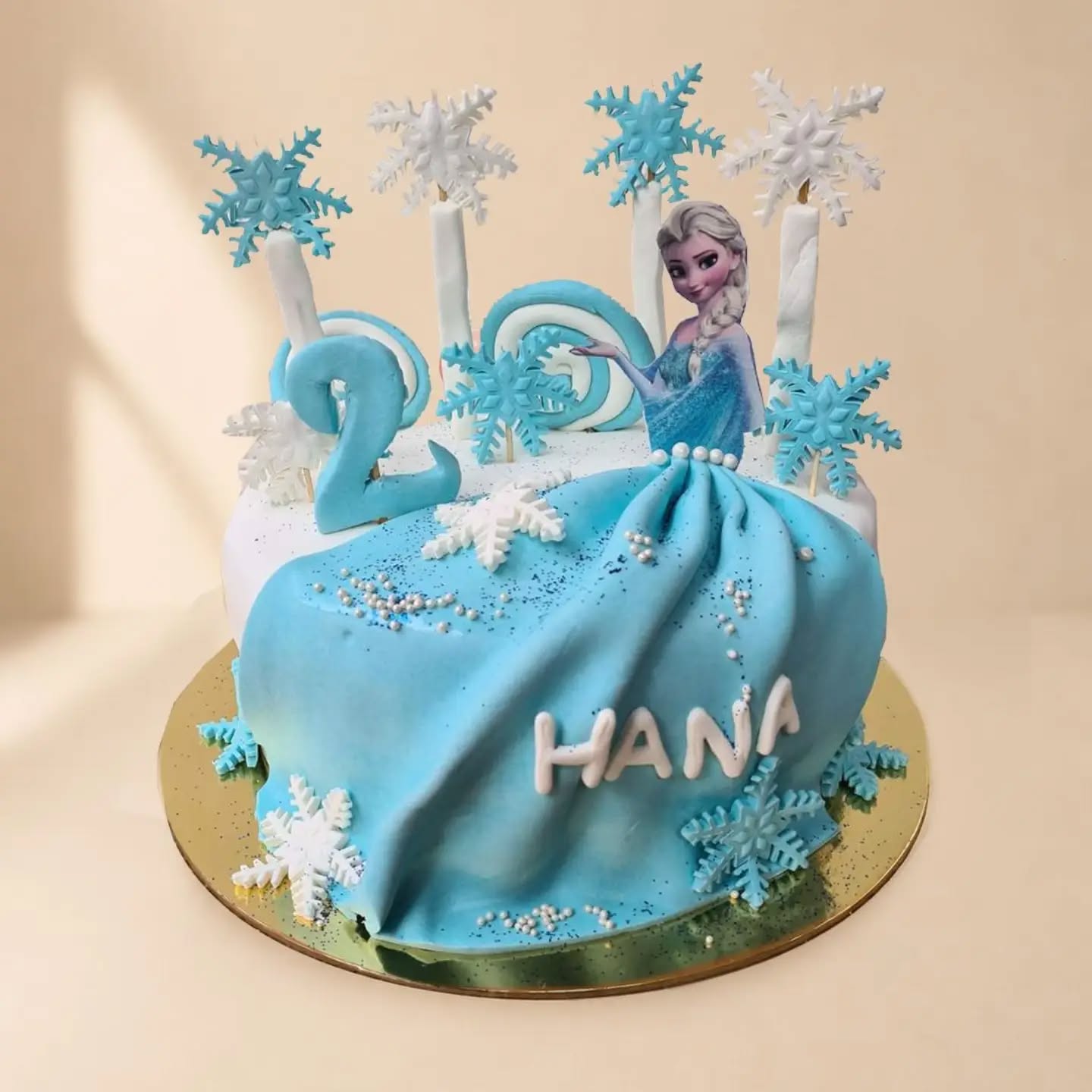 Tortë Frozen me Elsa për ditëlindjen e dytë – Nesi's Cake House