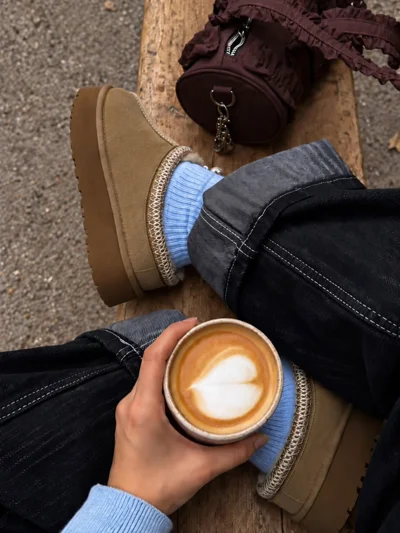 Papuçe UGG me platformë për vjeshtë