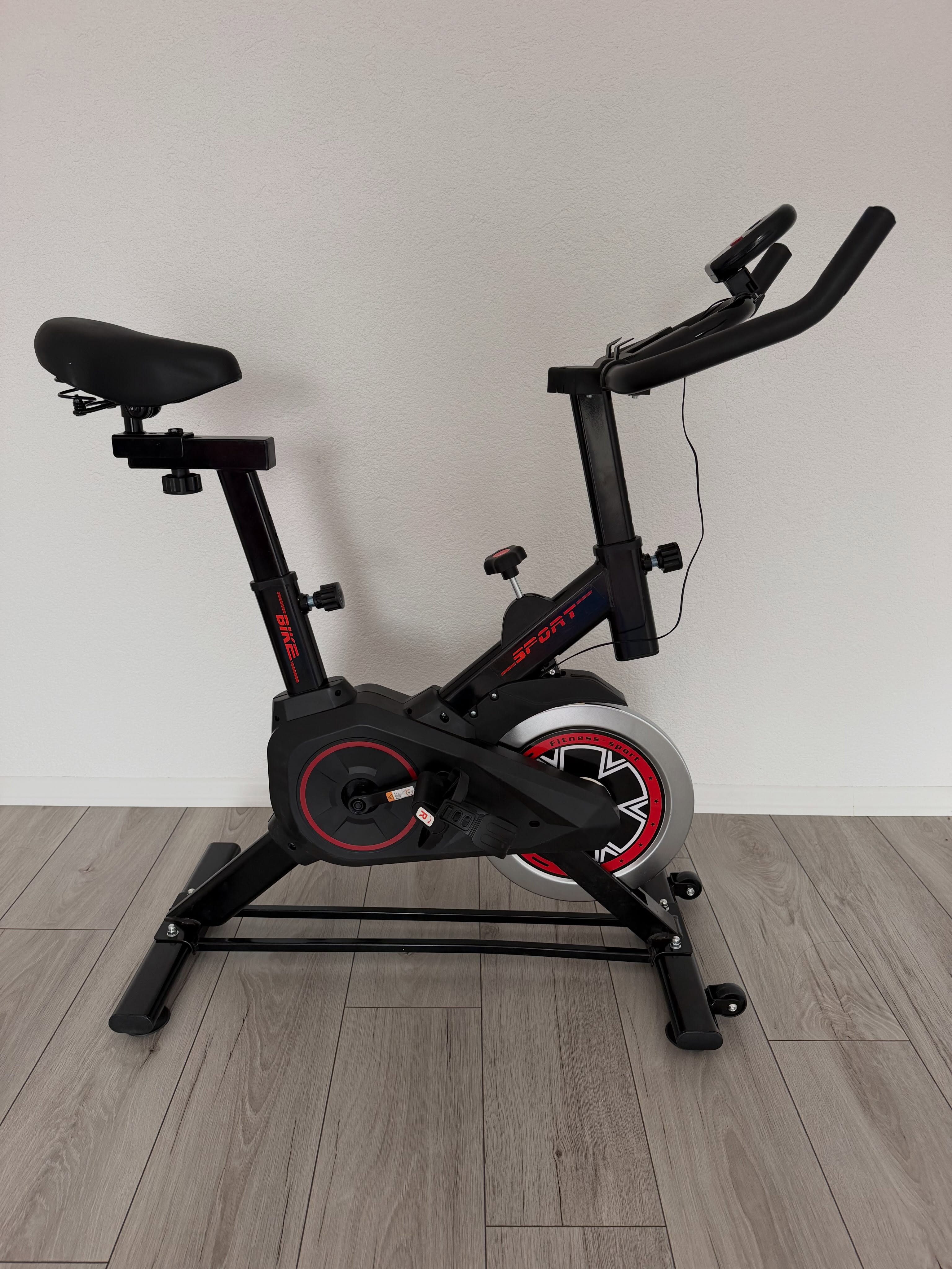 Biçikletë statike për stërvitje në shtëpi – Paisje.Sportive (2)