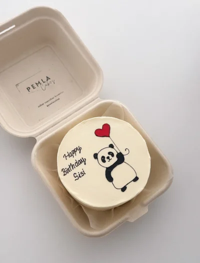 Bento tortë ditëlindjeje me panda