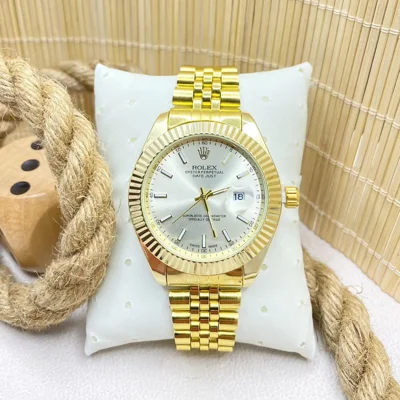 Orë dore ngjyrë ari me dizajn Rolex